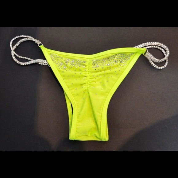 Competition bikini - Picture 6 of 8